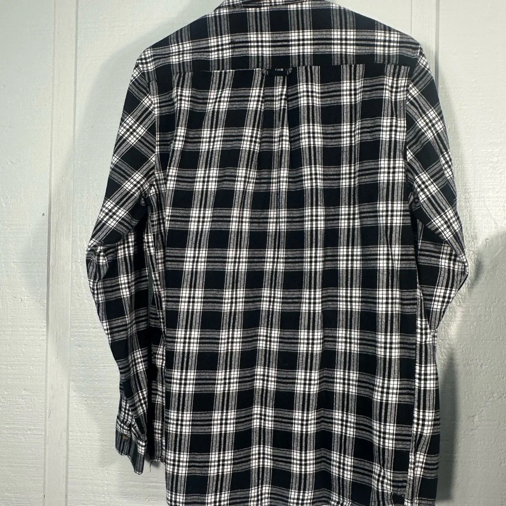 Yee Yee Black and White Mens Shirt Size Medium EUC